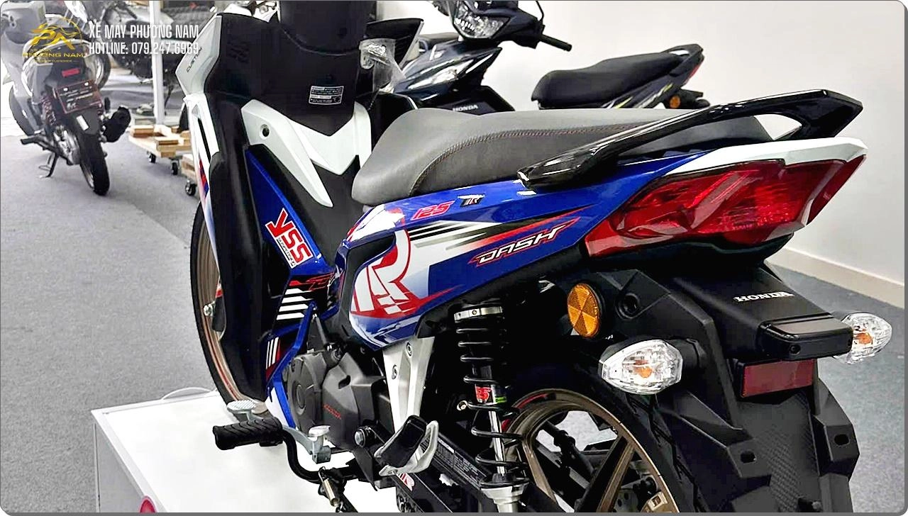 Honda Dash 125 2026 Racing màu xanh trắng phong cách GP đã cập bến Xe Máy Phương Nam Cà Mau