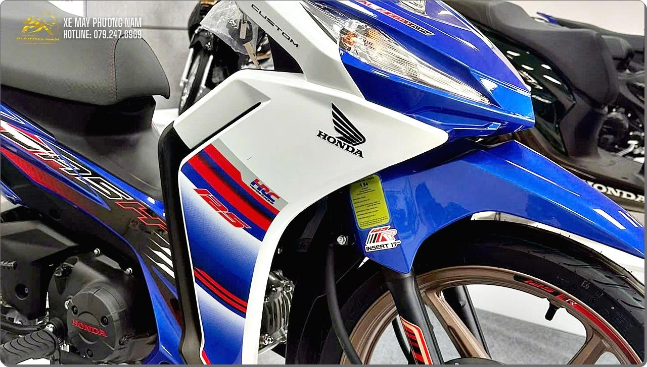 Honda Dash 125 2026 Racing màu xanh trắng phong cách GP đã cập bến Xe Máy Phương Nam Cà Mau