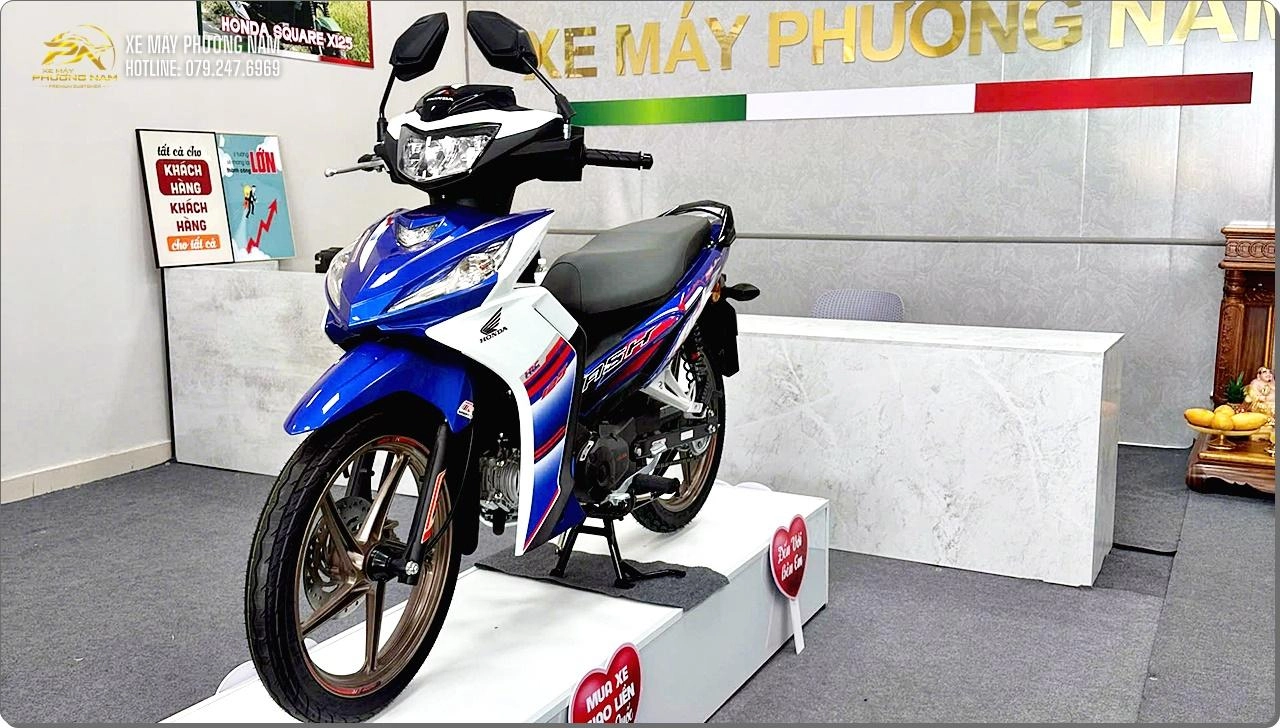 Honda Dash 125 2026 Racing màu xanh trắng phong cách GP đã cập bến Xe Máy Phương Nam Cà Mau