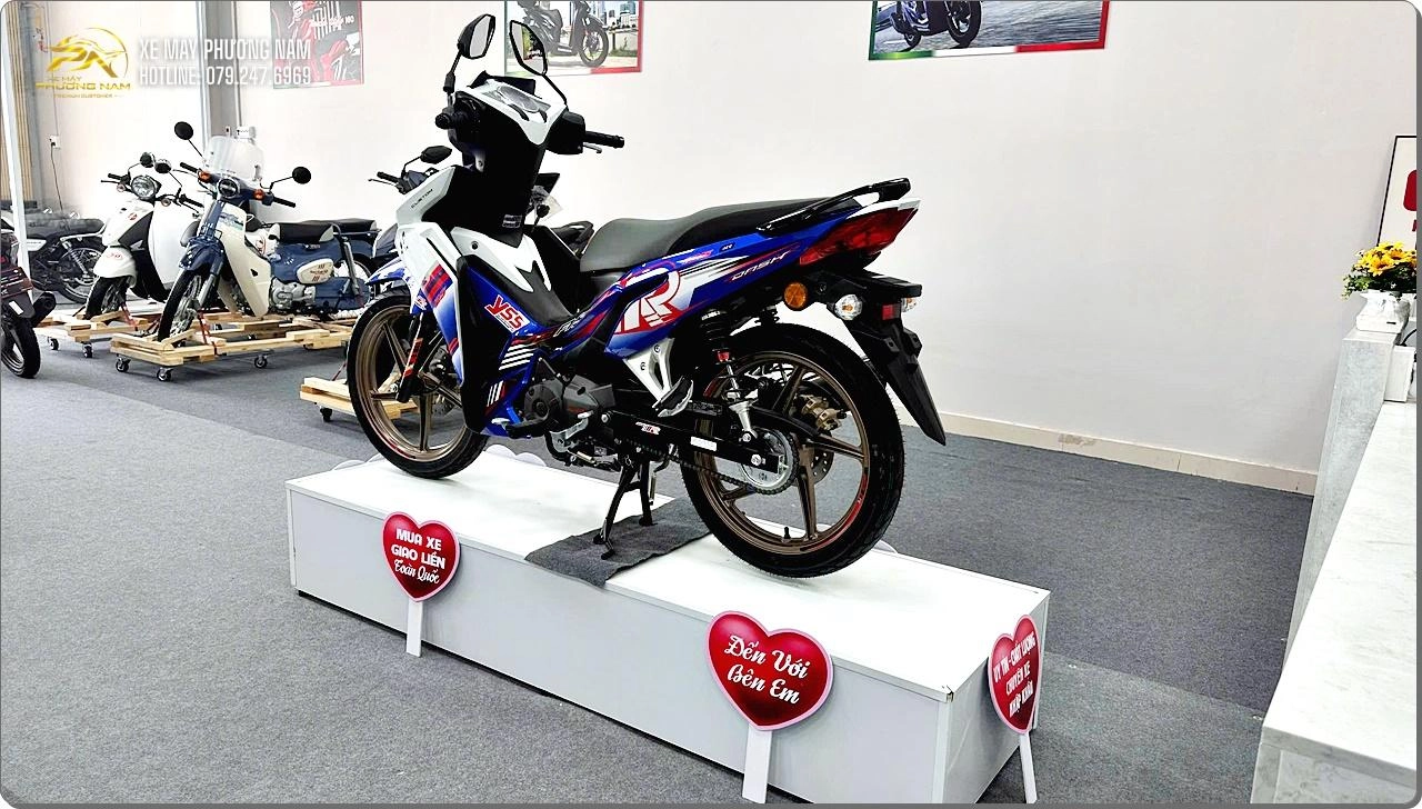 Honda Dash 125 2026 Racing màu xanh trắng phong cách GP đã cập bến Xe Máy Phương Nam Cà Mau