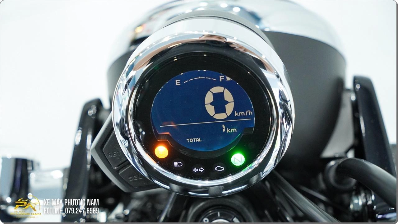Honda Dax 125 Royal Edition