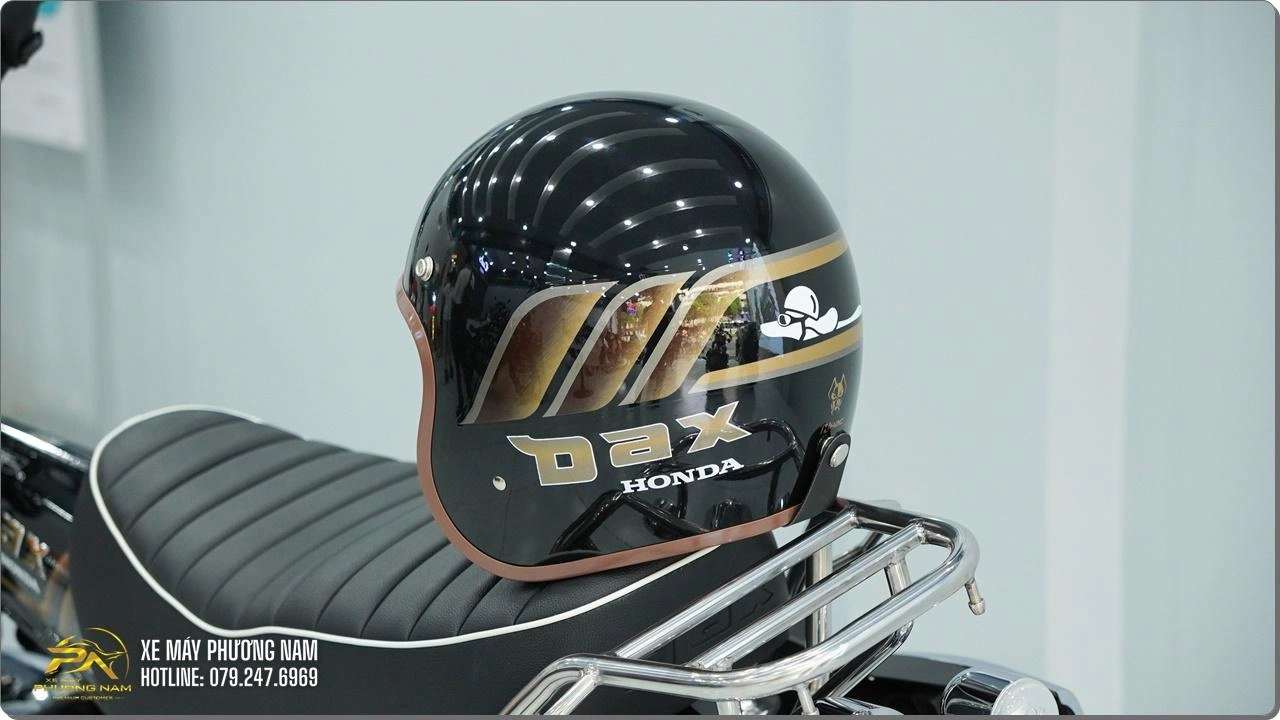 Honda Dax 125 Royal Edition