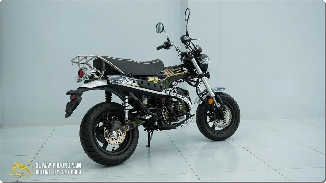 Honda Dax 125 Royal Edition