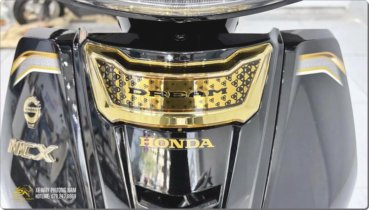 Honda Dream NCX