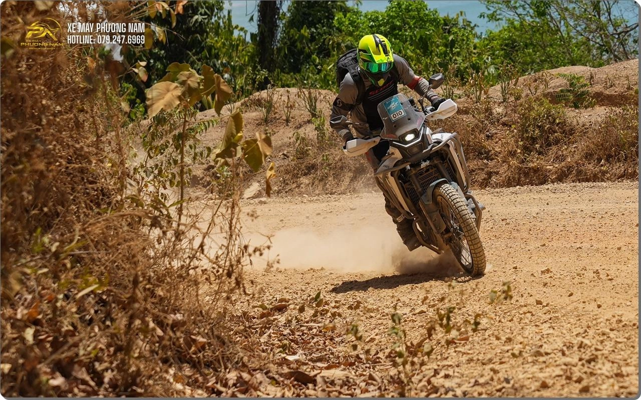CFMOTO 450MT