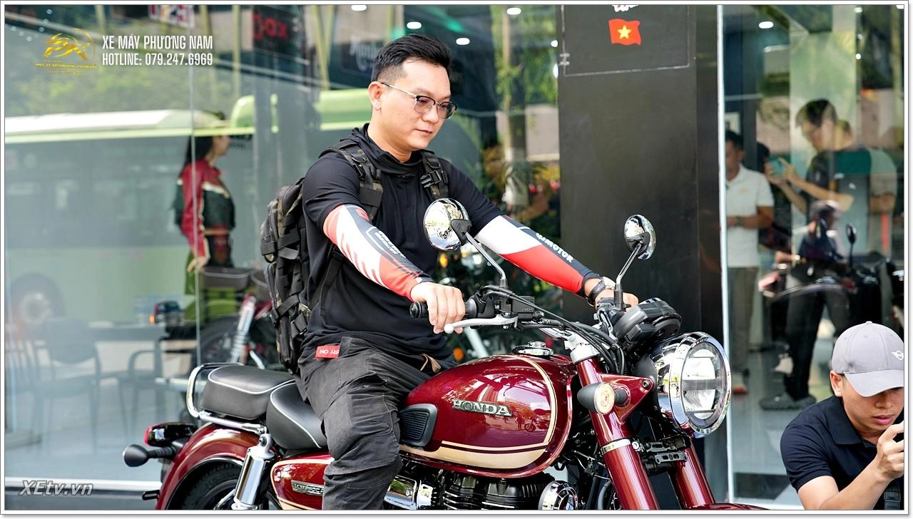 Honda CB350C đã có mặt tại showroom Xe Máy Phương Nam Cà Mau để khách hàng tham quan và trải nghiệm thực tế