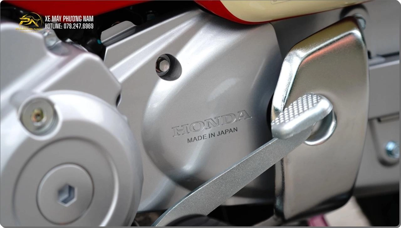 Honda Super Cub 110 Hello Kitty (12) Honda Super Cub 110 Hello Kitty