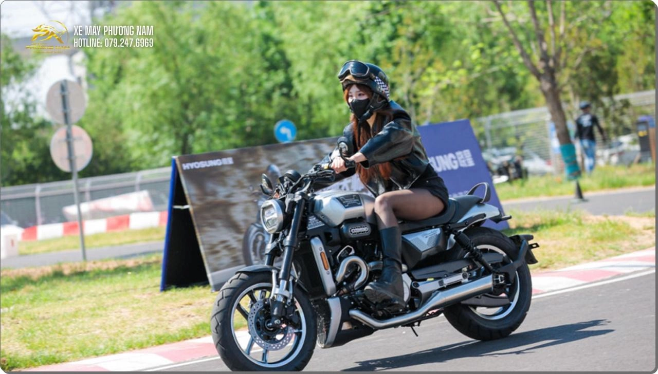 Hyosung GV350X