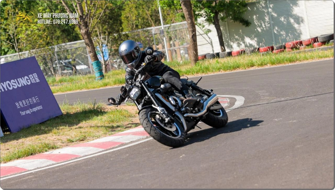 Hyosung GV350X