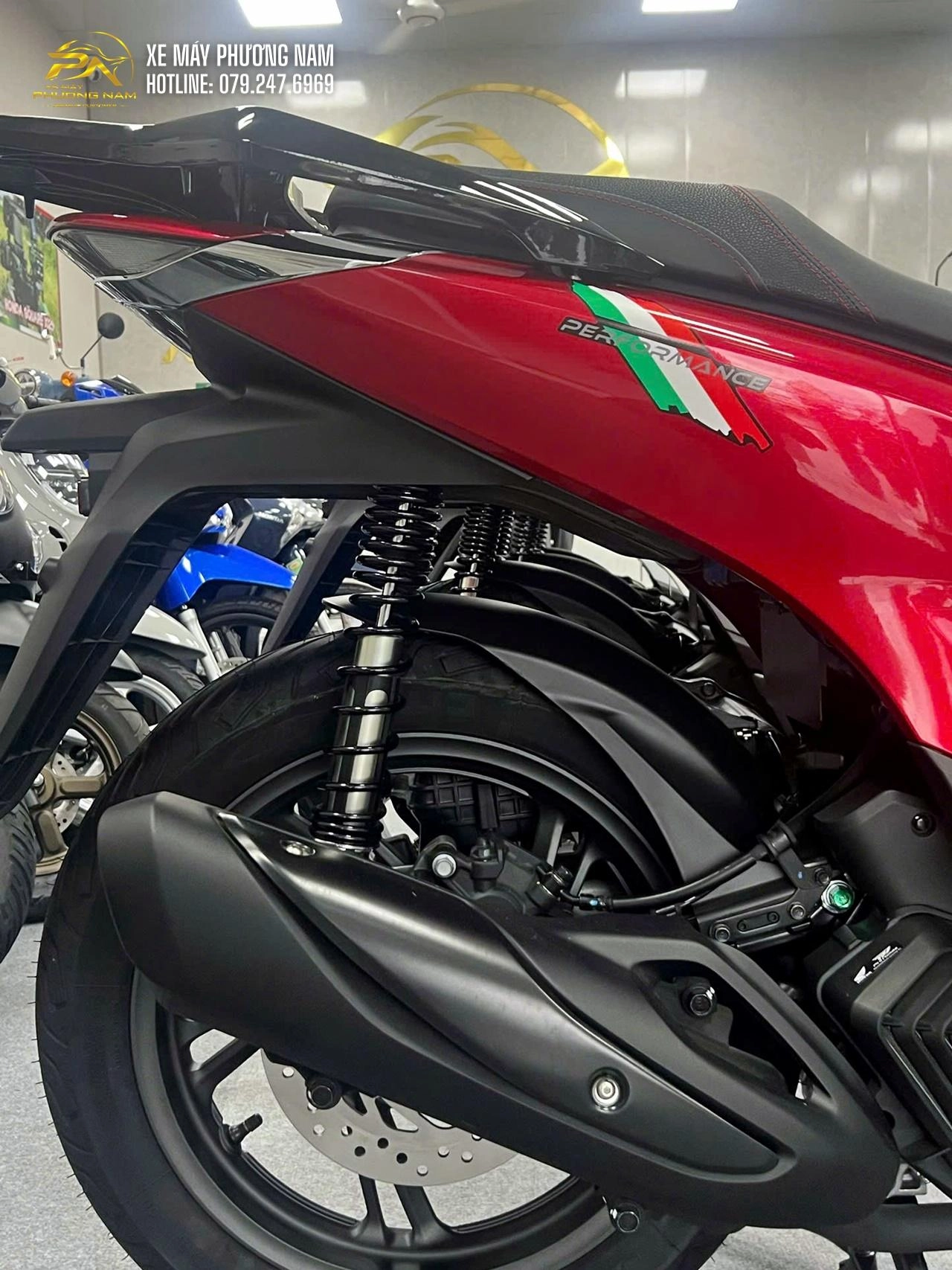 Honda SH Ý 150i màu đỏ Rosa – Sắc màu quyến rũ dành cho người yêu vẻ đẹp khác biệt