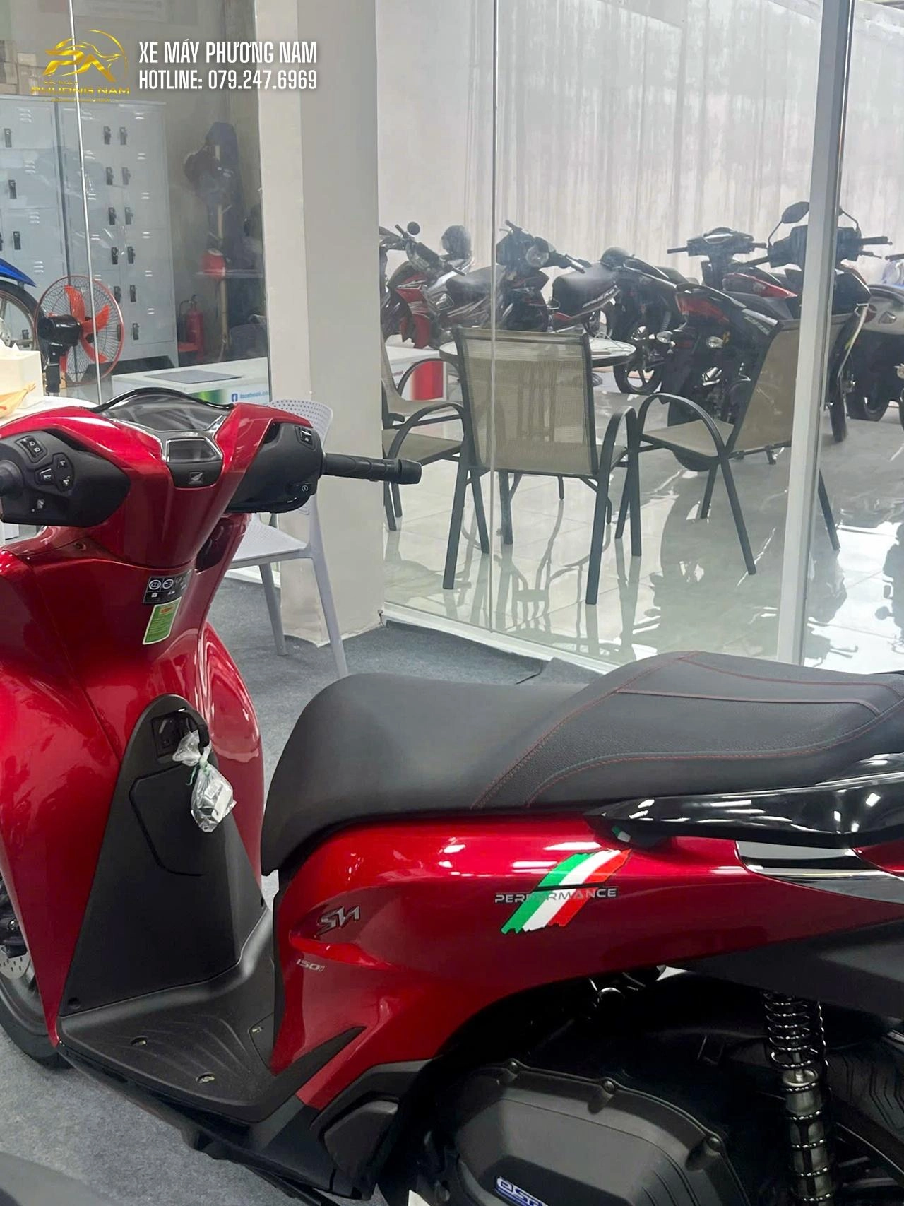 Honda SH Ý 150i màu đỏ Rosa – Sắc màu quyến rũ dành cho người yêu vẻ đẹp khác biệt