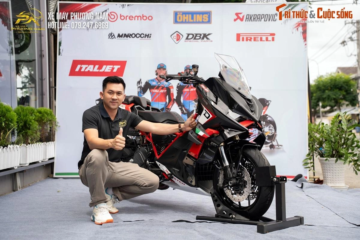 Xe Máy Phương Nam Cà Mau chính thức phân phối Italjet Dragster 700 Twin Premium Edition