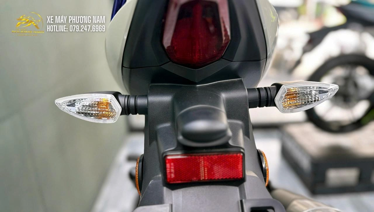 Yamaha 135LC 5MRO Trắng Xanh (16) Yamaha 135LC 5MRO Trắng Xanh